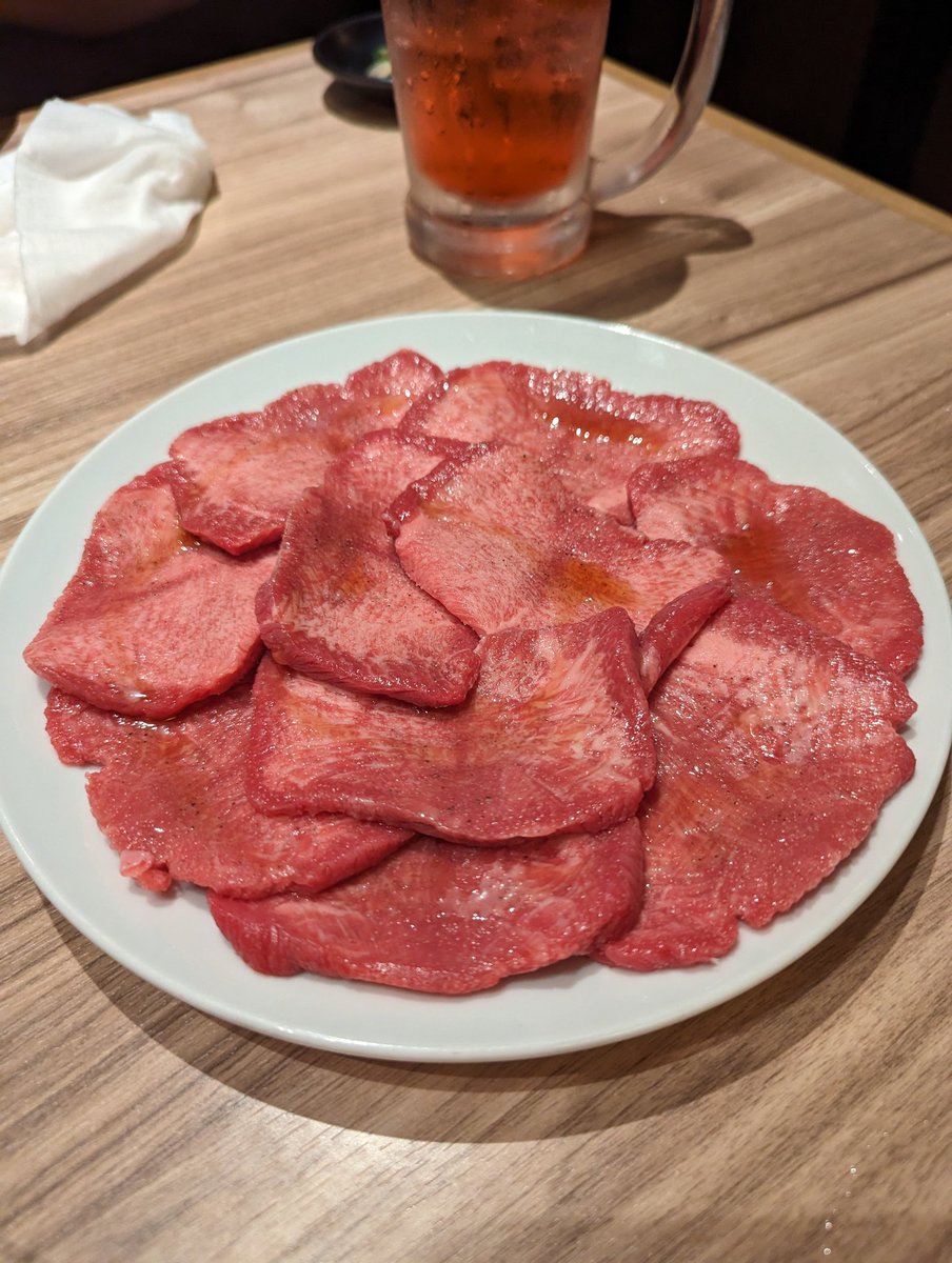 uramaruEdging's tweet photo. 一緒に食べてくれる子いないかな https://t.co/YBJkjGky1I