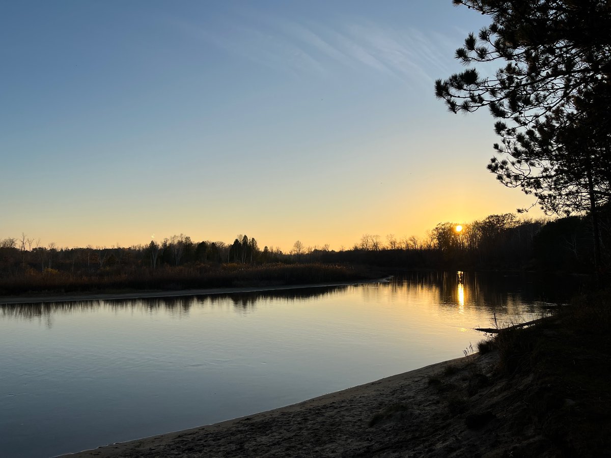 JohnyAction's tweet photo. A Music Series fit for the massive canoe marathon hitting town this weekend. Tonight, Al Green, The Alan Parsons Project &amp; Sinead O'Connor! #Oscoda #Alpena #Tawas #AuSable #WestBranch #Grayling #Saginaw #Flint #hupallnight

https://t.co/V5VLDgg8n2 https://t.co/S7NAnvDVmV