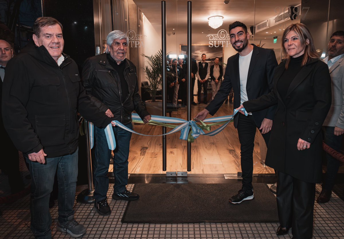 sutpapeajes's tweet photo. Inauguramos en Mar del Plata el Hotel Boutique SUTPA. Para que cada trabajador, junto a su familia, disfrute de un descanso con las comodidades que merece.

A través de la Secretaría de Turismo, compartimos la felicidad por esta jornada compartida junto a referentes y compañeros. https://t.co/7uTsbkX7rC