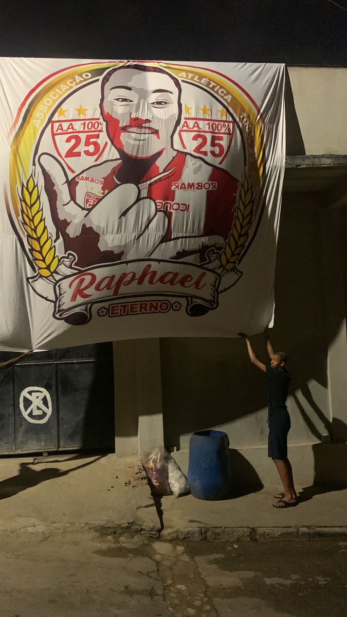 É cria, hoje tem a festa do nosso cria e você não vai estar aqui com nós.. mas vai está presente em nosso coração e essa é uma pequena homenagem para você primo.. saudades mil 😢🏴🥷

Não vai cair no esquecimento nunca, levaram uma parte da nossa infância 😢😢😢😢