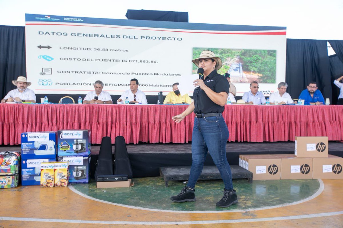 MOPPma's tweet image. 📍Parita, Herrera | Durante la gira comunitaria N° 142 , la ministra encargada @LIBRADADEFRIAS presentó los datos generales del proyecto del puente modular de dos vías sobre la Quebrada Las Trancas, en el corregimiento de Chepo.