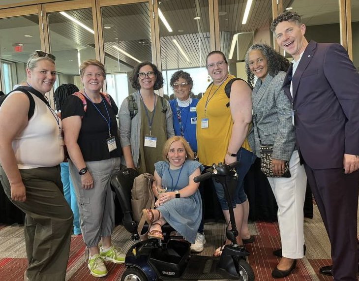 JarosEsl's tweet image. Thanks @ieanea Summer Leadership Conference. @longfellowart @ginagharris7 @MissColella1st Steph Suerth. Debbie Tomalis. Juliette Friel. Jeff Featherstone #weared97 #holmeshawks