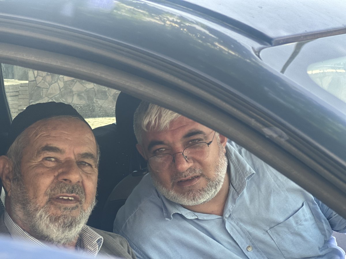 BehcetAtila_'s tweet photo. Üzerimde emeği olan Emin Dinç hocamı ziyaret edip duasını aldık.
#bingöl #simani #alimziyaretleri #ziyaret #sılayırehim https://t.co/6R76aGwnfR