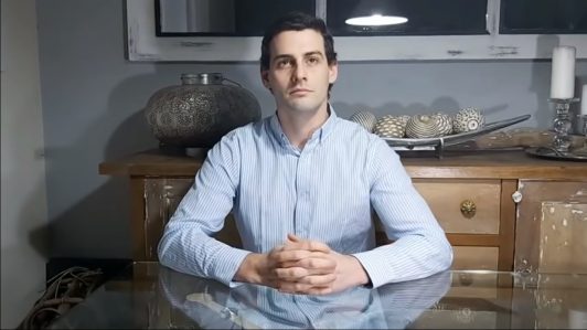 Iban a condenarlo a 20 años, pero solo lograron 17 años por siete víctimas. En teoría, va a pagar 2 años y cuatro meses (aprox) por cada una de ellas.
Un chiste la justicia en nuestro país