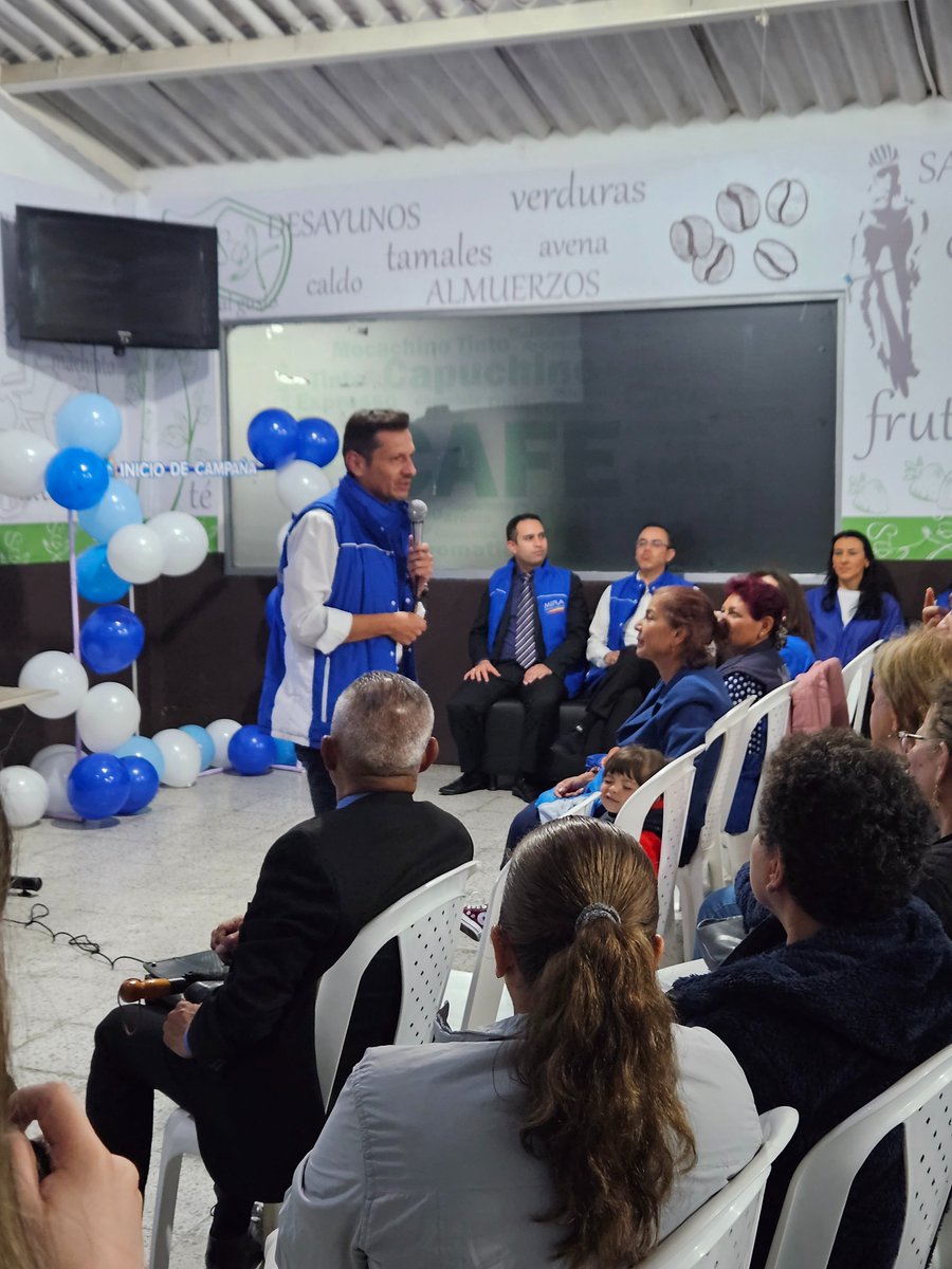 juancsuarez838's tweet photo. Apertura de campaña en Puente Aranda!! 
Somos MIRA 🥳🥳

#LideresenPuenteAranda
@SamirBedoya https://t.co/SzetJ6xZKt