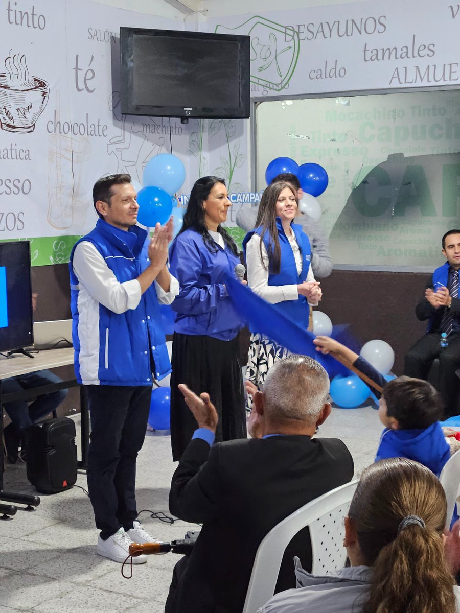 juancsuarez838's tweet photo. Apertura de campaña en Puente Aranda!! 
Somos MIRA 🥳🥳

#LideresenPuenteAranda
@SamirBedoya https://t.co/SzetJ6xZKt