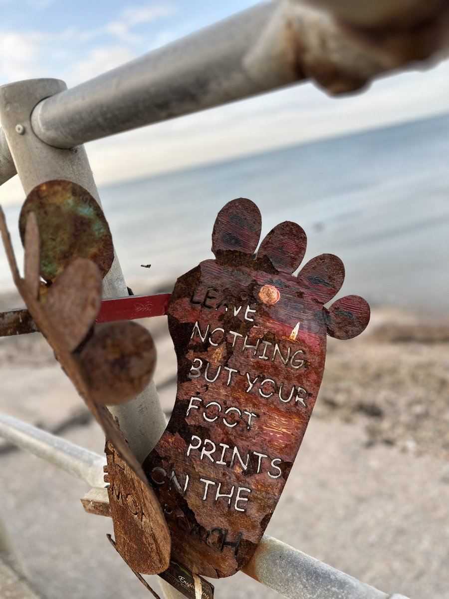 Physiozensam's tweet photo. #muchneededbreak #sunsets #beachwalks #noemails #nowork #britishaviationhistory #mansellforts https://t.co/FxMDdjnYFX