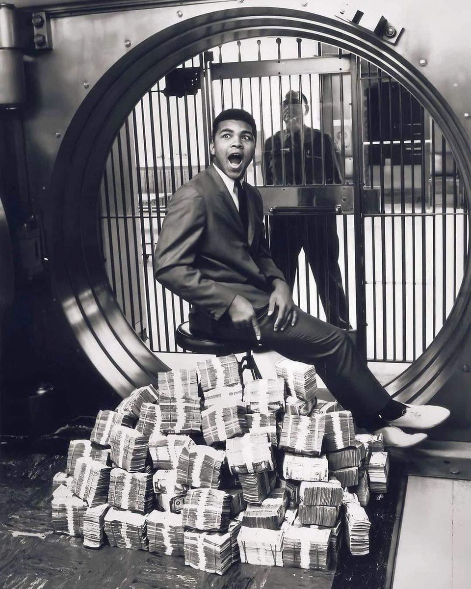 Mhd Ali Klay, 1964, setting on a 1 million dollar. Before the 80s real state inflation, that million dollar worth way more than the million dollar today. Simply, that million dollar in real state or gold, would’ve made billions today.