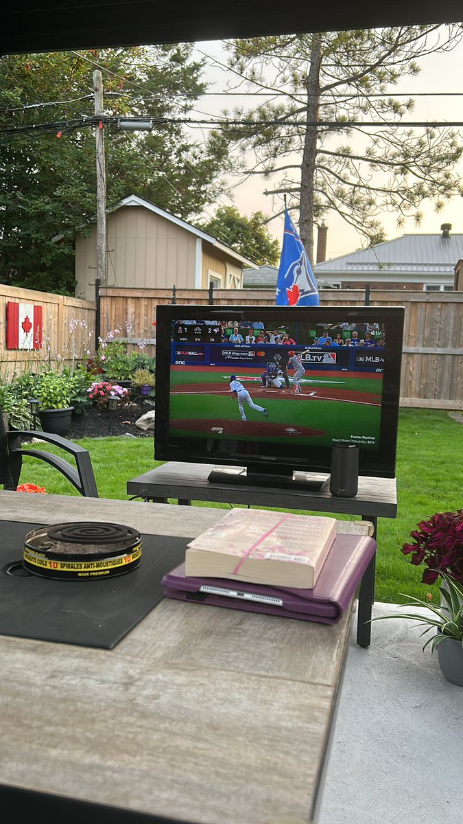 oshawa5's tweet photo. Go jays go @BJsFans @BlueJays https://t.co/DILYNkrPbs