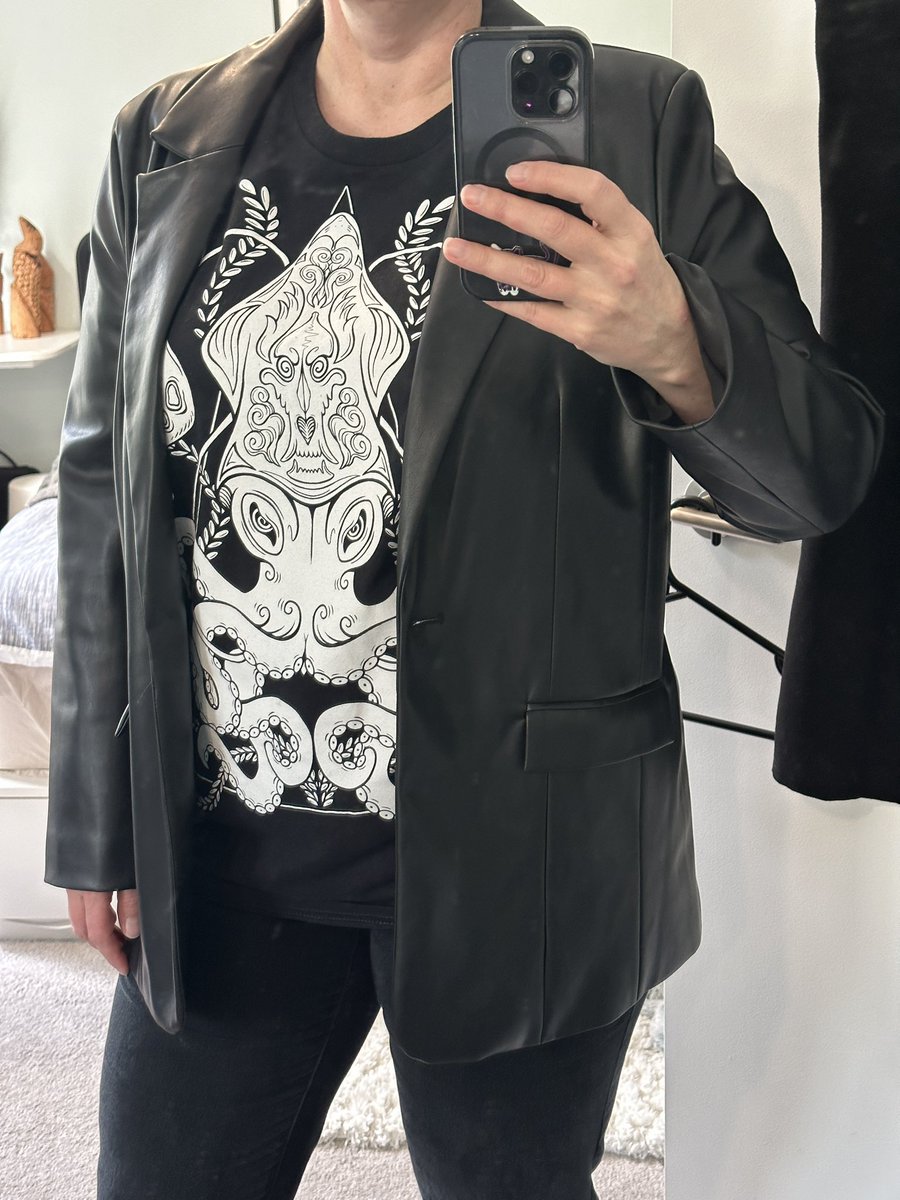 Sam_Hickey's tweet photo. @blacksmoke1033 Squid shirt getting an outing today :) https://t.co/s87ZjlXYpa