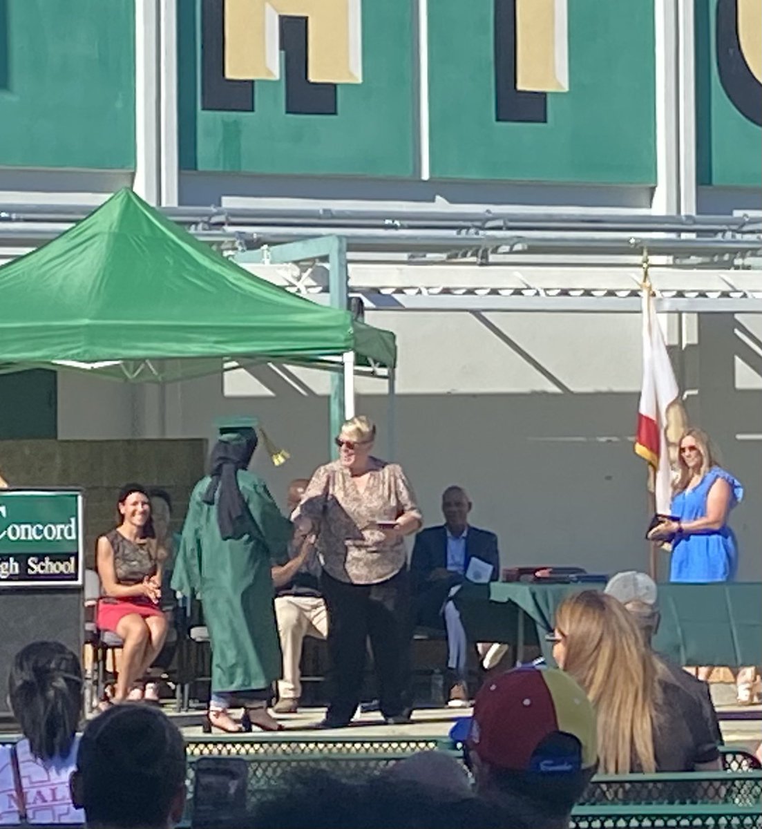 helloeemo's tweet photo. Congratulations MDUSD Class of 2023 Graduates! 🎓 
#celebratingstudentsuccess
#Classof2023 #ProudtobeaMDUSDgrad
@MtDiabloUSD @concordhigh @mtdiablohs https://t.co/aId4NwM4LG