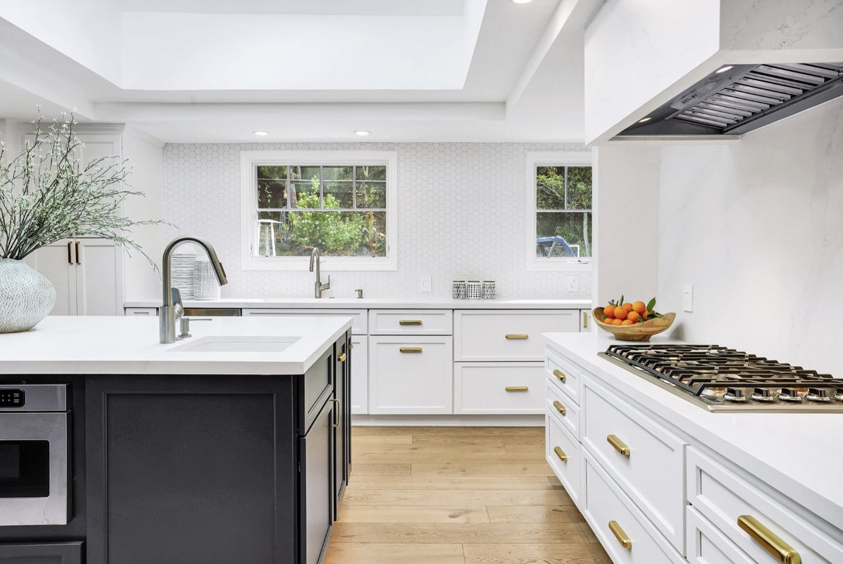 VMADesignBuild's tweet photo. Reminiscing on one of our favorite kitchen reno's! So much time, thought, and effort was put into making this kitchen remodel come to life. We could not have been happier with the outcome!

#VMAdesignbuild #bayarearenovations #bayarearemodel #bayarea  #contracostacounty https://t.co/BIRhhb4lAD