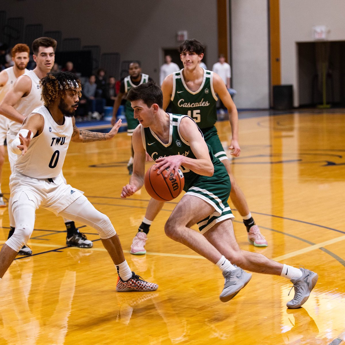 UFVCascades's tweet photo. Four days until we’re back to this 🔥🏀

@UFVmbb takes on @BroncoSportsMBB this Tuesday at 7pm.

Get tickets 👉 https://t.co/qEZPS2hpSX https://t.co/NlrJBjQFS2
