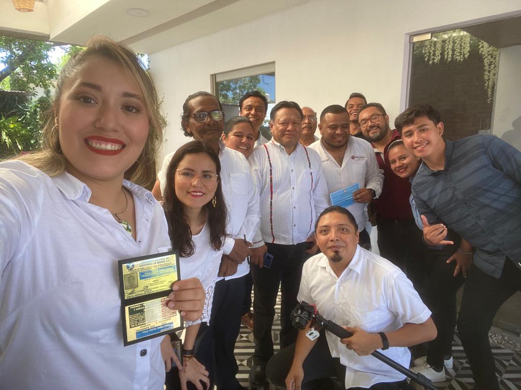 PeriodismoExpre's tweet photo. ¡KO!: Crece y se consolida la @locutoresmexico con el ingreso de nuevos socios de radios comunitarias en Revolución Mexicana, Villacorzo; La Super Picosa 93.5 FM "La Consentida de la Fraylesca" y Radio Mexicana 98.1 "Revolucionando tus sentidos". 
¡Bienvenidos!. https://t.co/wu50ToJLcC