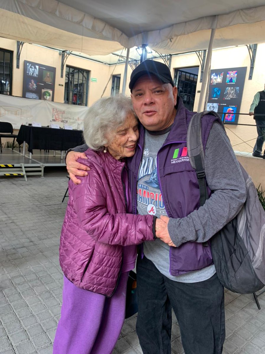 SirAlfred66's tweet photo. Adoro a la gran Elena Poniatowska https://t.co/XEeVjadUzf