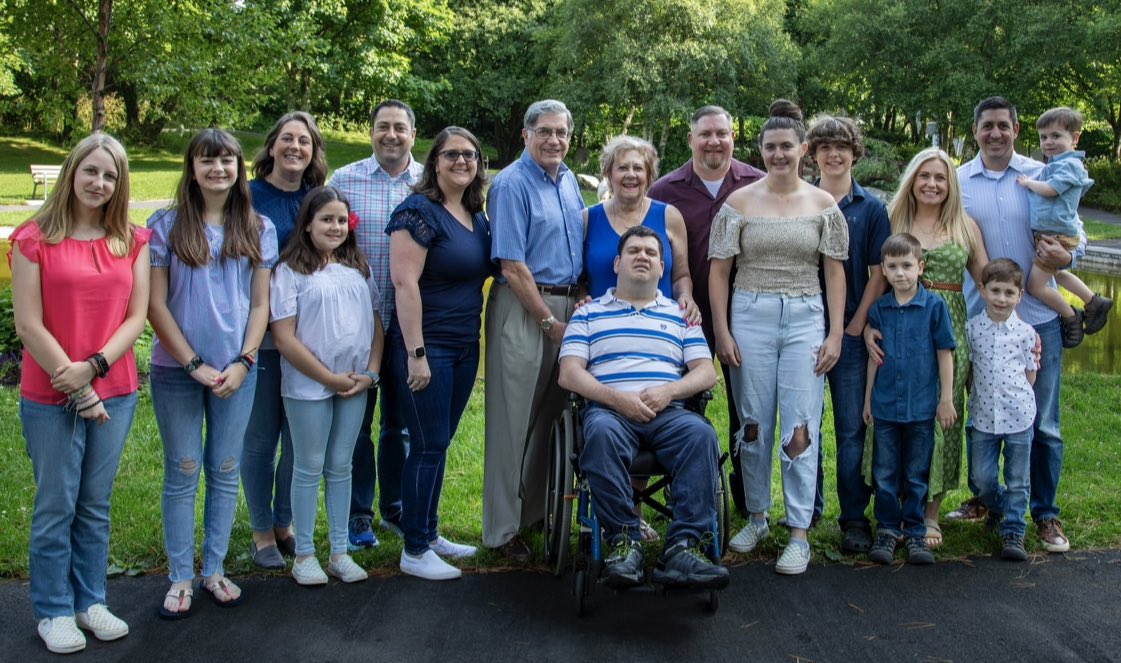 MsLinehanBMES's tweet photo. I’m from a big Irish/Italian family and though we get together often, we rarely  take a family picture. But trip of a lifetime to Ireland gave us some, but I wish we had done more! The first one I photoshopped myself in because apparently they forgot about me 🤣 #YoungestChild https://t.co/waVB4O2P0w