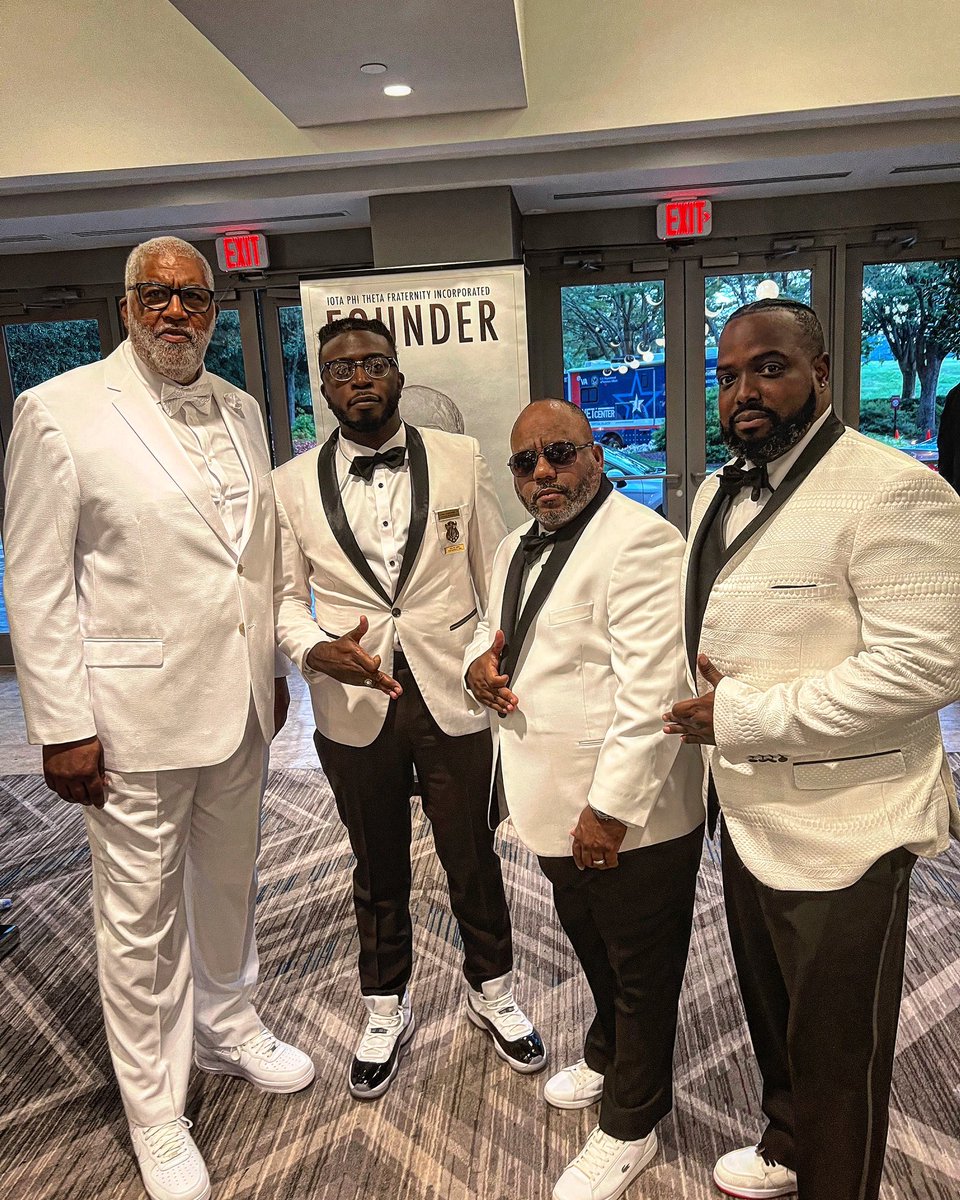 SpaceCityIotas's tweet photo. 🎶 I Phi so doggone fine sending chills up and down my spine ohhhh oh yeaaaa yea.... 🎶 

#gammaupsilonomega #iotaphitheta #ipt39thconclave https://t.co/aC3LZO24uS