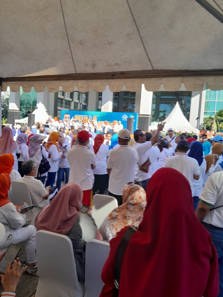 Om_Machmud's tweet photo. Reuni akbar PPSP IKIP Makassar https://t.co/51upzozE3g