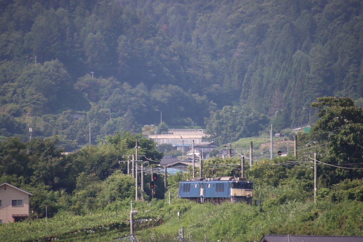 EH200EF64's tweet photo. 📷️　(7月29日)

EF641049+EF641045

国鉄色重連にて。

宮下・桑ノ原・大田原
※撮影場所どれも、オタク0人でした。

本体　#canon 　#EOSM6Mark2 
レンズ　#SIGMA  #18300f3563 https://t.co/CCdGwbZgJ7