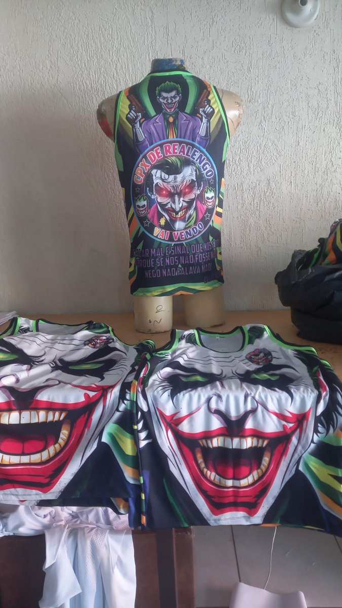 fmlvaivendo5's tweet photo. Na pista rs e outra coisa papo de 200 na rua.. Trem mais caro da portelinha HAHAHA 😱🤭🃏 https://t.co/3g6N9W2pWy