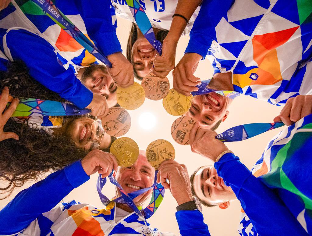PresidenciaSV's tweet photo. En unos momentos, el Presidente @nayibbukele entregará un reconocimiento a los medallistas de los XXIV Juegos Centroamericanos y del Caribe @SSalvador2023. 

#EsMomentoDeTrascender 🇸🇻 https://t.co/Hza8Rouf9X