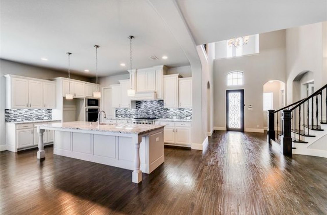 cathybrowne8's tweet image. Come see this 2015 Gorgeous Normandy home in West Allen!!🎉🎉🎉Roof 2023, Tankless water heater, Hardwoods!! 
4237 sq.ft.🤩🤩🤩
Offered at $998,000
#luxuryhome #compassdfw
#upgraded #mediaroom 
#thecathyb #readyformovein