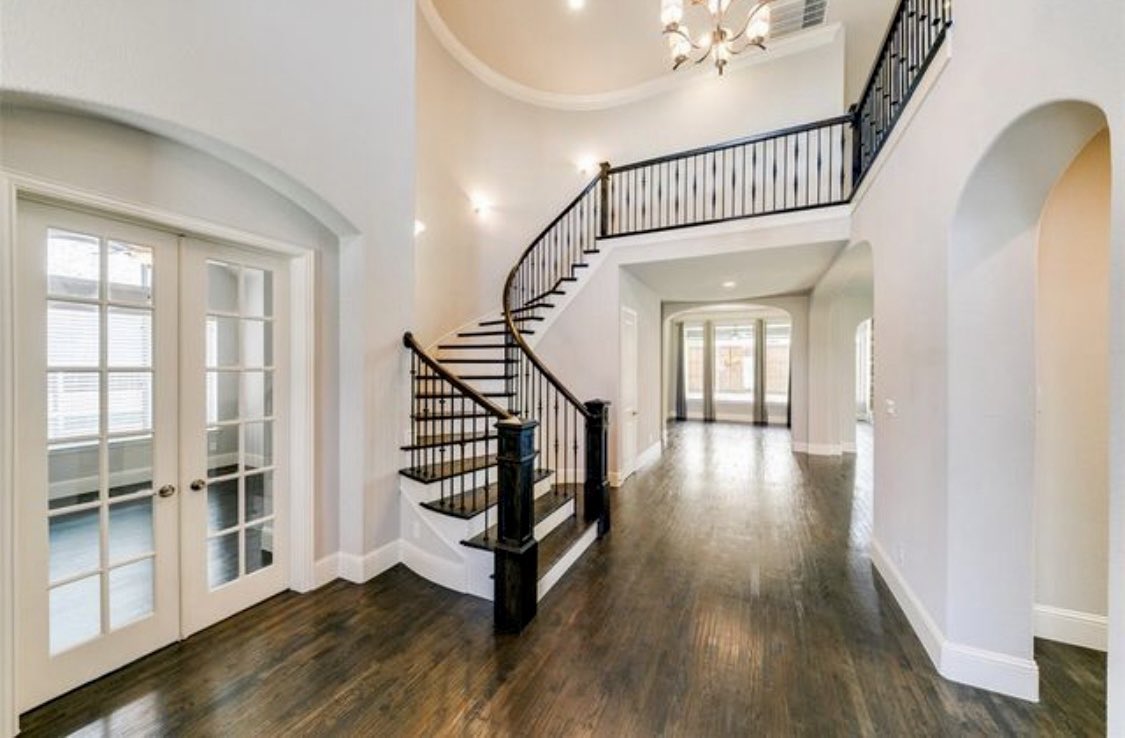cathybrowne8's tweet image. Come see this 2015 Gorgeous Normandy home in West Allen!!🎉🎉🎉Roof 2023, Tankless water heater, Hardwoods!! 
4237 sq.ft.🤩🤩🤩
Offered at $998,000
#luxuryhome #compassdfw
#upgraded #mediaroom 
#thecathyb #readyformovein