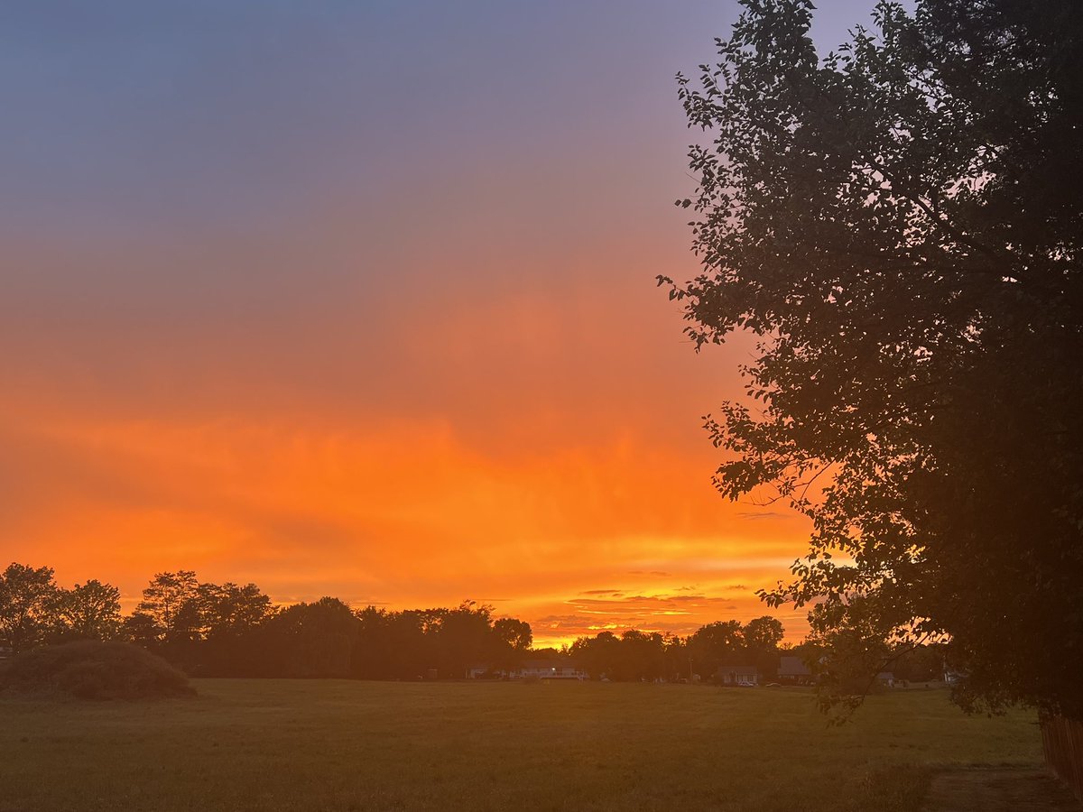 This sunset was absolutely gorgeous.😃 #vawx #sunset #beautifulskies