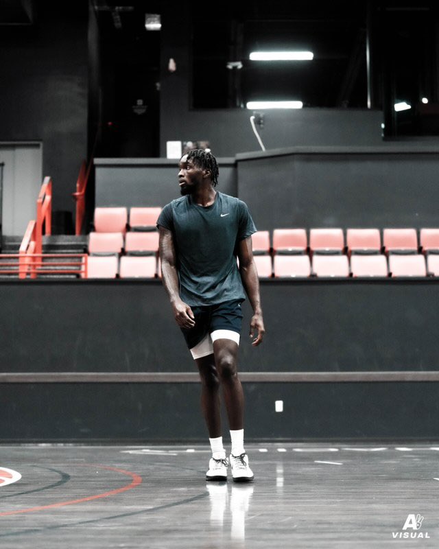 PhilBeckner's tweet photo. Incredible week of training here in Phoenix, AZ

2 great examples of dudes that know how to work with PACE &amp; PURPOSE!!!

@Dame_Lillard 
@SniperShake 

#Driven 
#Better
#Different https://t.co/I9mdHgg9dQ