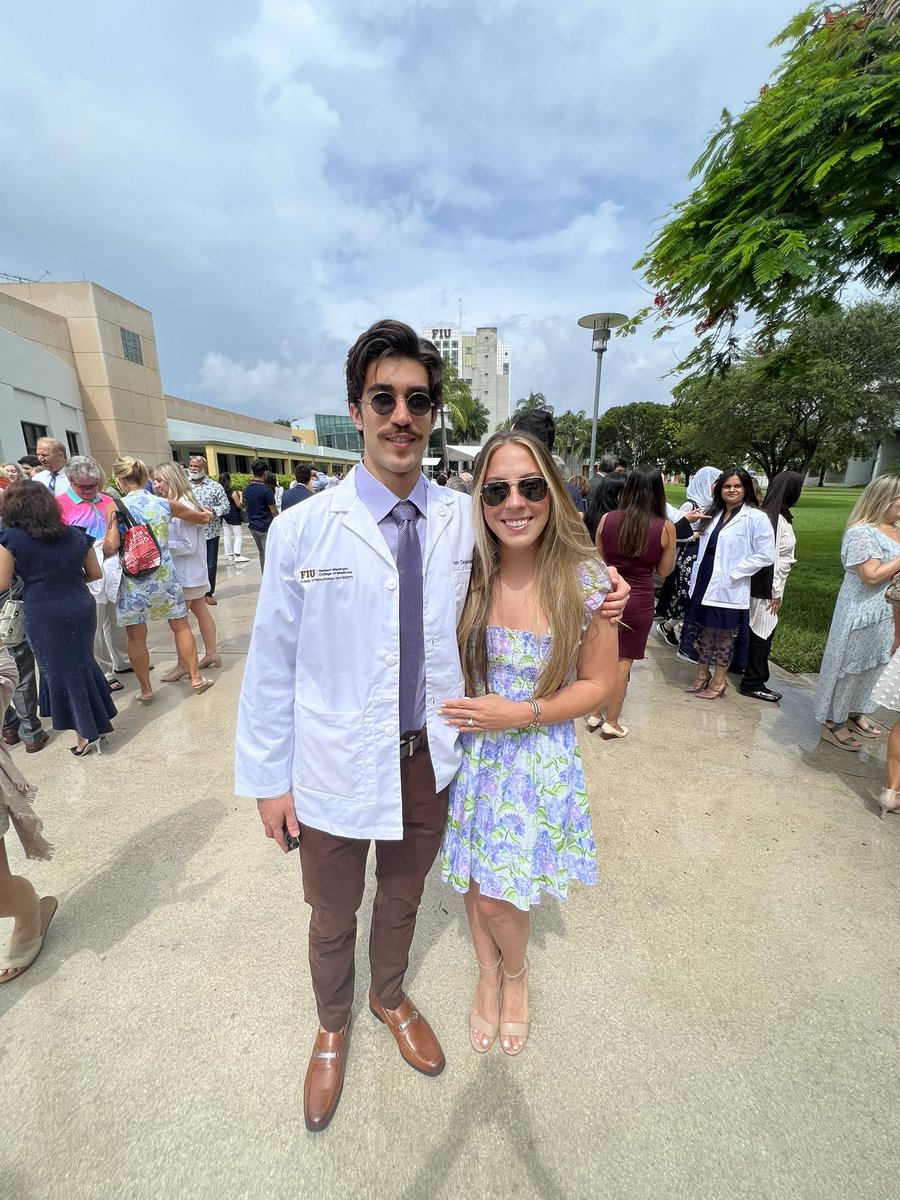 MiaDughi's tweet image. Proud sister! @iancespedes 🥼🩺#PantherPride #FIUmed @FIUMedicine #PawsUp #whitecoat
