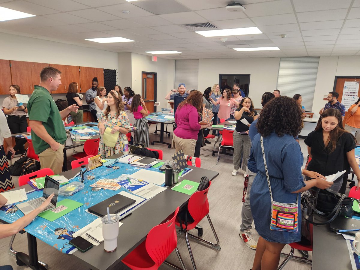 edcoach_justin's tweet image. After 6 Boxing their first conceptual lesson, Ts used a feedback protocol to give feedback to their peers.  
#Path2Inquiry
#ConceptualUnderstanding