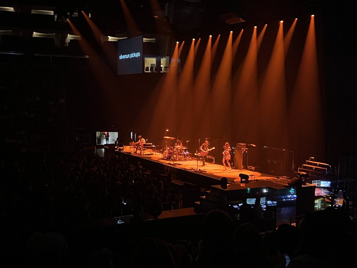 kriskaull's tweet photo. At the Greta Van Fleet concert and completely impressed by opening band Silversun Pickups. 

.@SSPU .@GretaVanFleet https://t.co/9HVYUkozFK