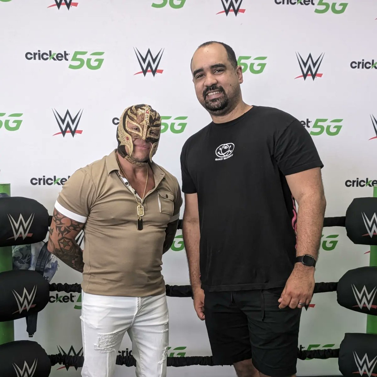 Met @reymysterio today before #Smackdown #CricketWireless