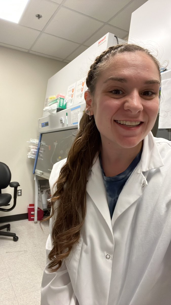 nicolemracca's tweet photo. A year ago I had my first day of work here at the University of Michigan! Today I’m celebrating with a good ole 17h day of flow cytometry! Fortunately it’s hour 14 and one panel is fully stained! https://t.co/CBnvCs9EBY