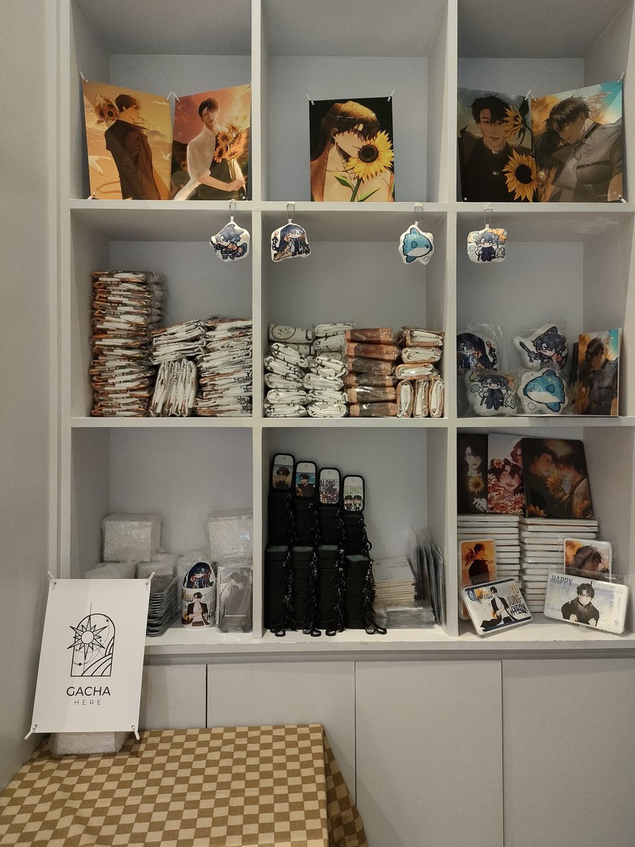 ชั้น 1 ก่อนร้านเปิดนะคะ 🌻