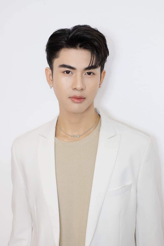 ENTSYNCTHAiLAND's tweet photo. ทัช
#ดอลลาร์พชร
#DollarPachara
.
#เปลี่ยนฝันเป็นนาย
#BornToBeYTheSeries
#WELLTHAiLAND https://t.co/5vg7Div2AS