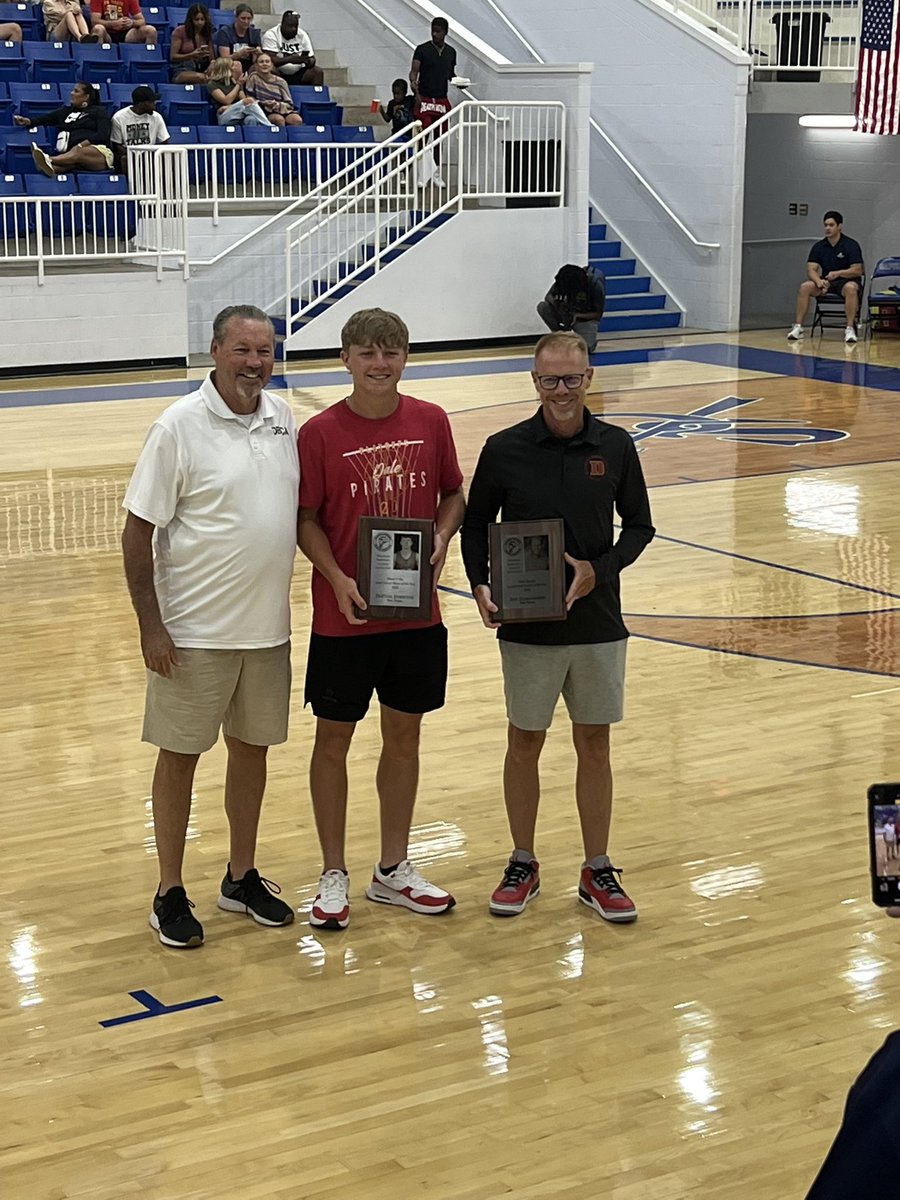 Congrats to these✌🏻Pirates on being awarded last night at the All-State games in Sapulpa! <a href="/ForsytheDayton/">Dayton Forsythe</a> won Small School Player of the Year and <a href="/JeffEdmonson22/">Jeff Edmonson</a> was named Small School Coach of the Year and also recognized as the OCA State Coach of the Year! Proud of you guys 🏆