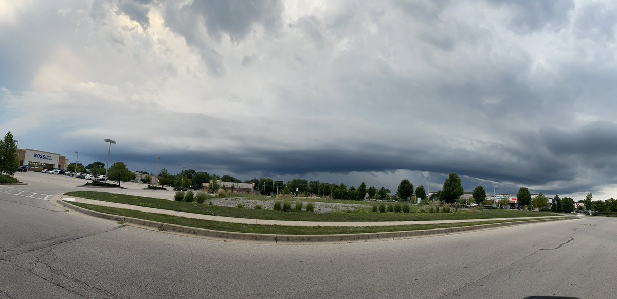 VDCphotoNEWS's tweet photo. Waukesha weather looking stormy to the south. https://t.co/H33EIlT9zB