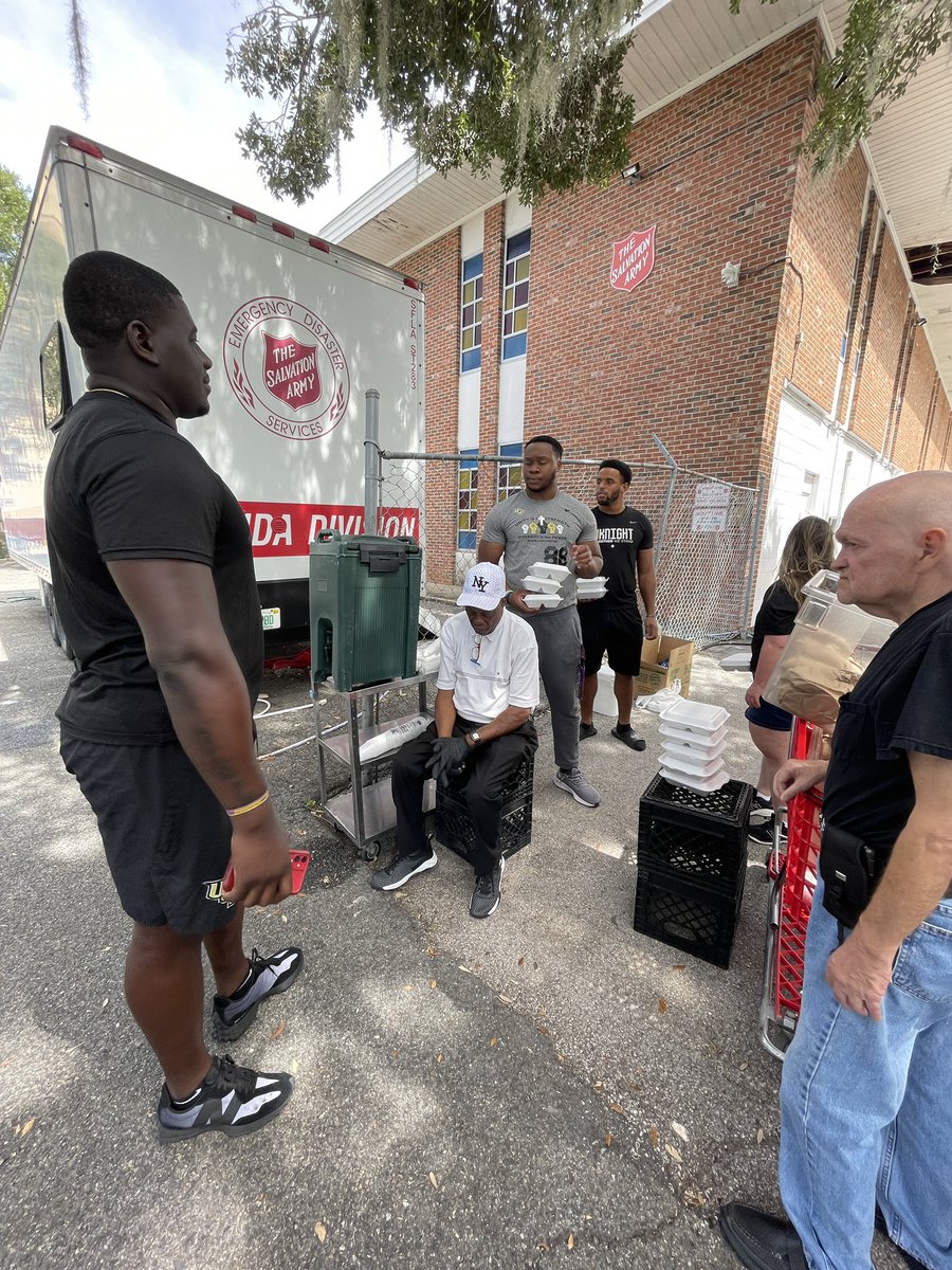 Britt & Jan tweet media