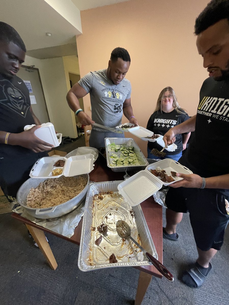 Britt & Jan tweet media