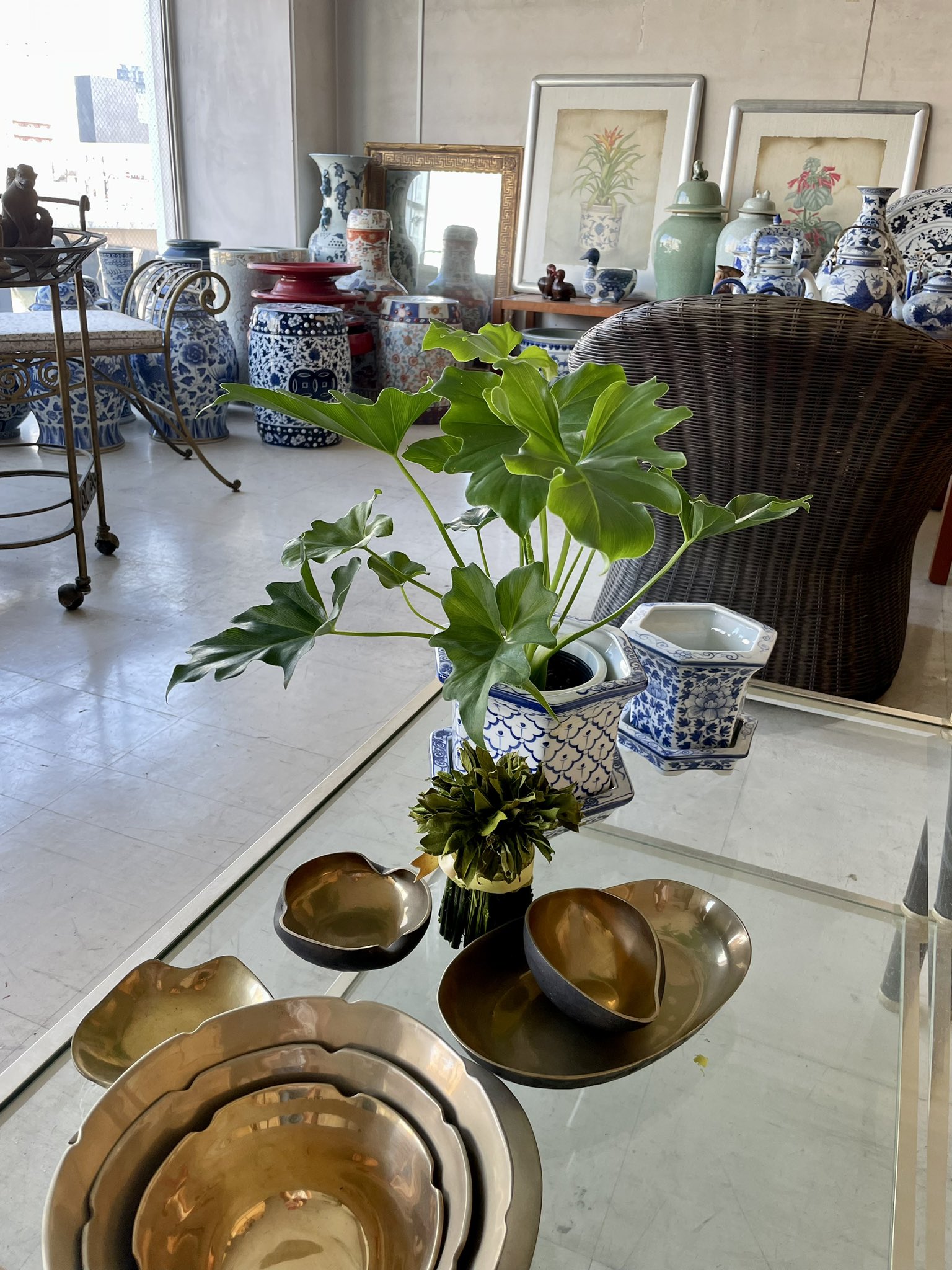 青と白のアジアン陶器花瓶 （高さ96㎝ 特大サイズ 青と白の