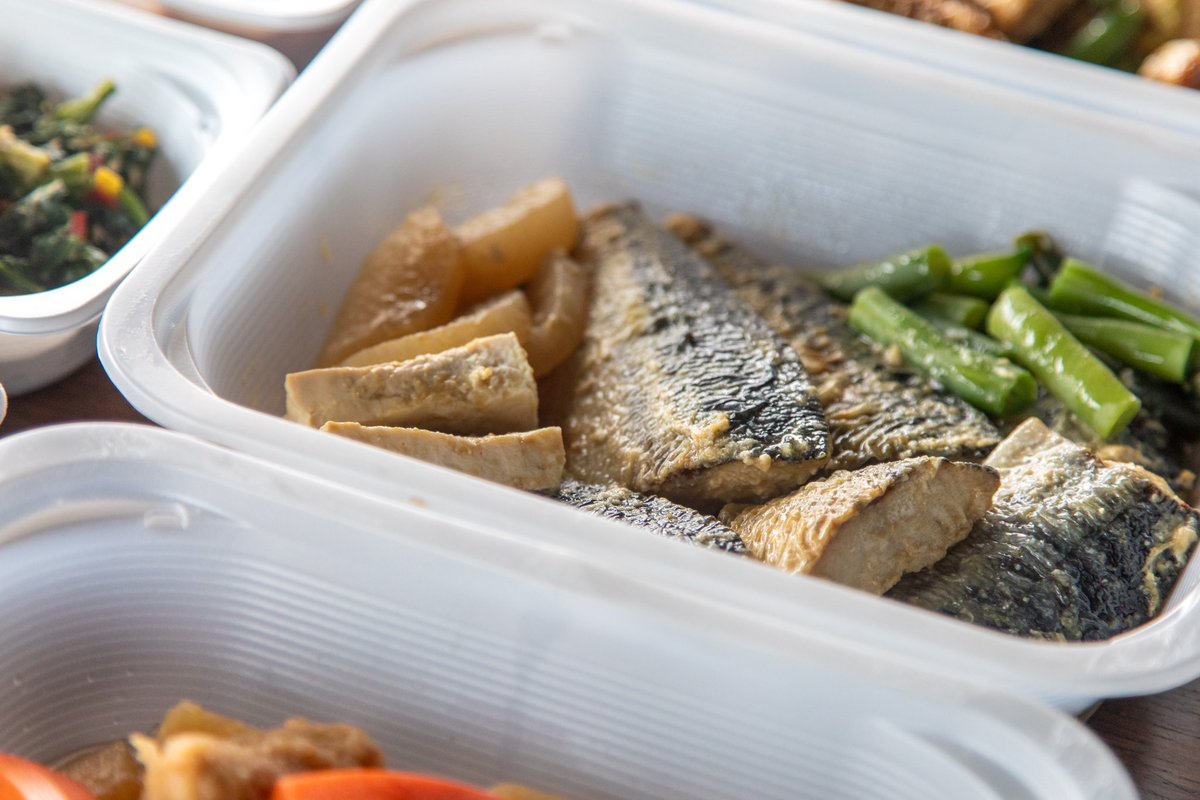 kato_tsukurioki's tweet image. 多くのお客様から提供量が足りない、量を選びたい！という声をいただき大盛りプラン(正式には食卓おまかせプラン)の提供を開始しました！ 一度に合計9プレート届きます。 猛暑の中、この量を買って帰るのは大変です。 是非私たちに炊事と買い出しを合わせてアウトソースしてほしいです。…