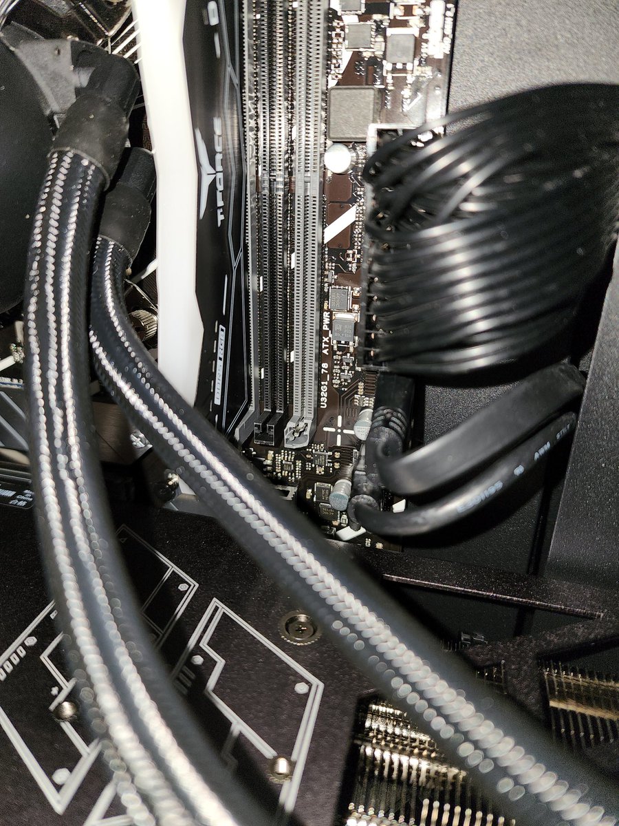 Just a warning to all pc gamers out there <a href="/CYBERPOWERPC/">CyberPowerPC</a> sold me a computer with a cracked motherboard and video card and won't do one single thing to make it right. They took 3500 dollars of my money and sent me something inoperable.
#nvidia4090
#asusz790
#NVIDIA
#ASUS