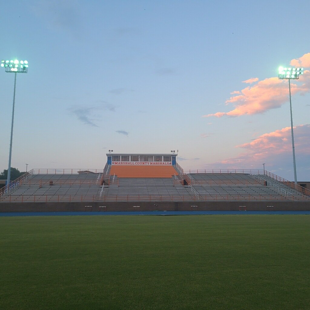 CoachE_MCHS's tweet photo. The lights are on in Marshall County, KY to show support for the family of Gage Caudill and the Knott County Central community. Western KY is thinking of you. @KnottAthletics @DavidandDarryl https://t.co/ssDdcmMFON