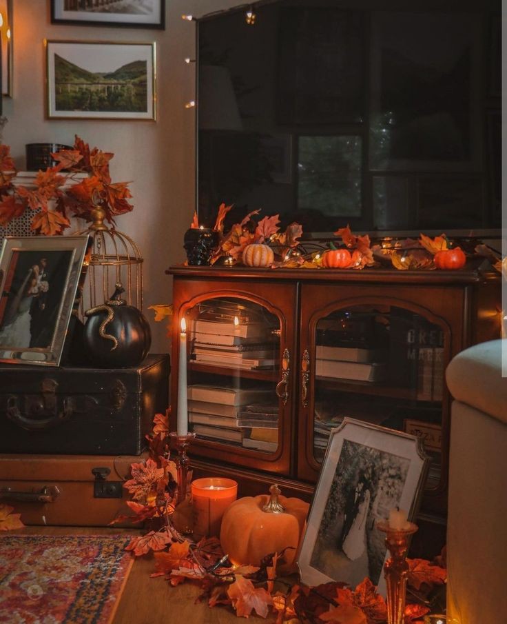 thespookygirll's tweet photo. cozy vibes 🧡🍂🎃 https://t.co/grQmyjcRDZ