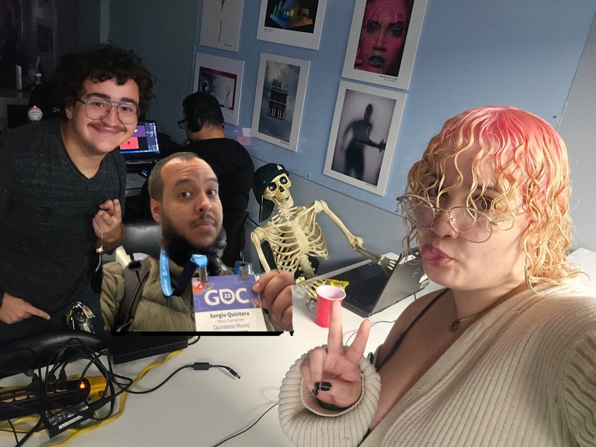 emanvidmaker's tweet photo. My team for the What The Game Jam! Me @svquintero, Raul, @d1gitalrabbit
#gamedev #prgda #gamejam #skeletonWorkforce https://t.co/d4hyZ3oG4O