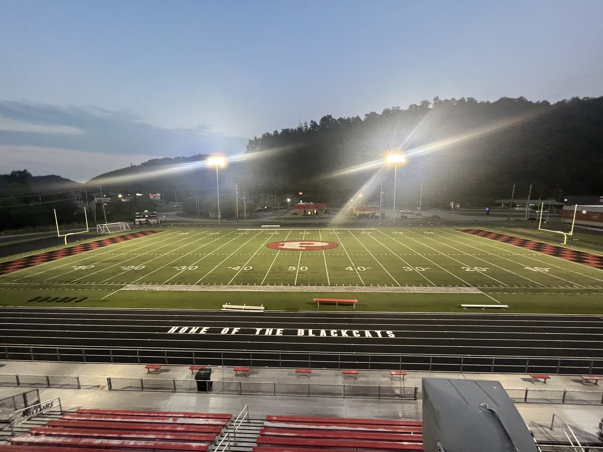 @BlackcatFB turned the lights on to honor Gage Caudill and Knott County Central football. We continue to hold you guys in our thoughts and prayers.