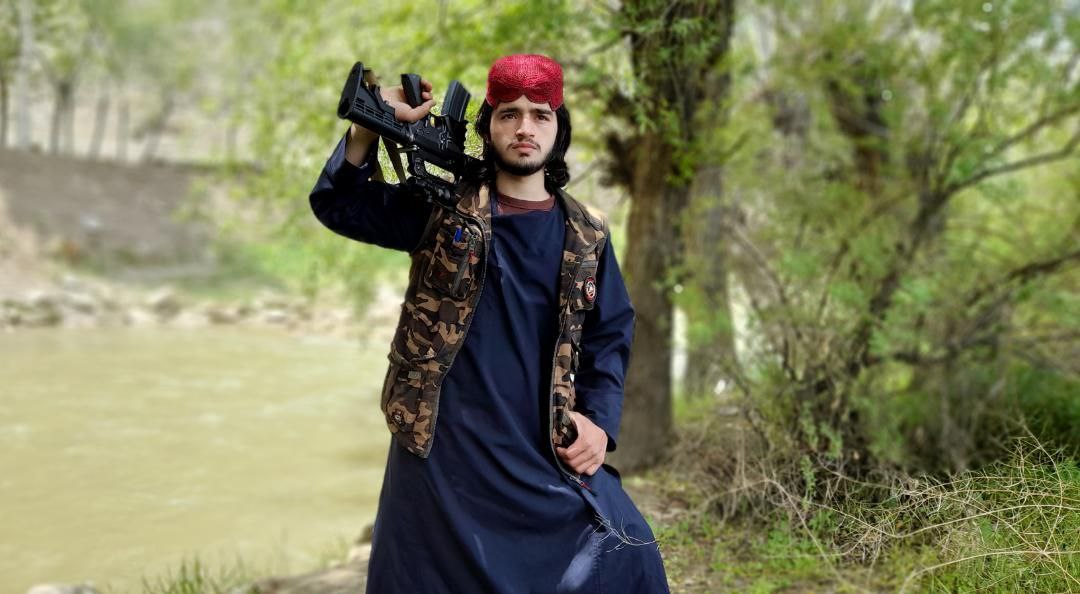 hamzaalpath's tweet photo. ای شهیده!
پدې خاورو کې ستا د مات، مات وجود د لیدلو تاب نلرم
ته خپل ارمان ته ورسیدې
تا په خپل عهد وفا وکړه https://t.co/GBOAnL4pVq