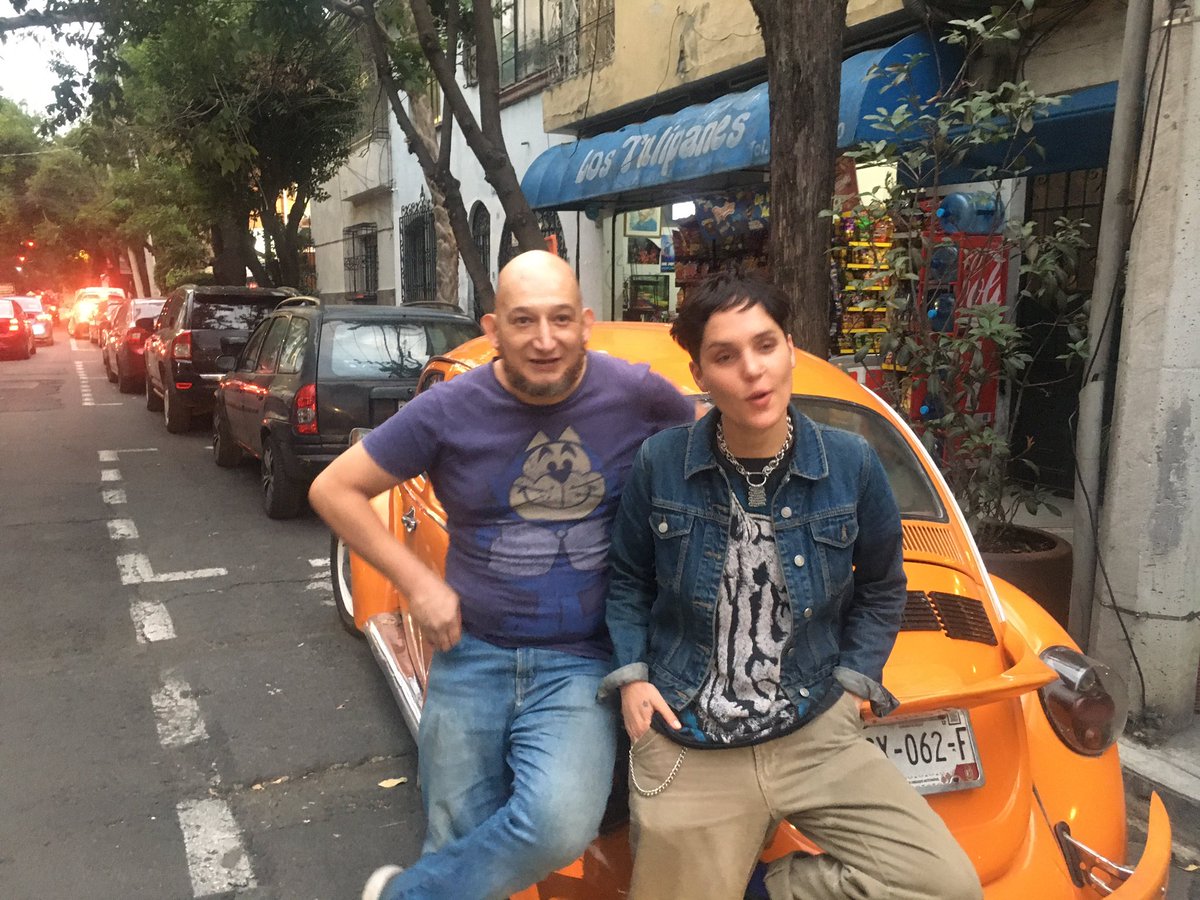 elshul's tweet photo. En el bar de la esquina está mi crush en este momentooo https://t.co/74bTReQLOC