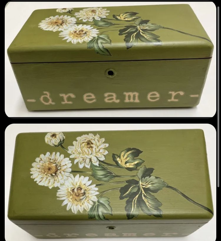 RonnieLewis4's tweet photo. #VINTAGE #LANE mini cedar chest ADVERTISING Altavista, VA Painted https://t.co/5VlxIxKI37 #eBay via @eBay https://t.co/WexTQ6ddNR